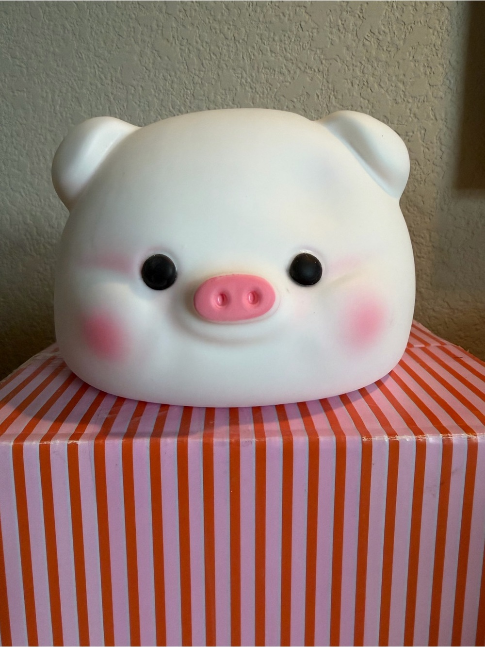 🎀🐽ADORABLE” White Piggy🐽with pink accents!! 🎀Very Soft and Squishy🎀